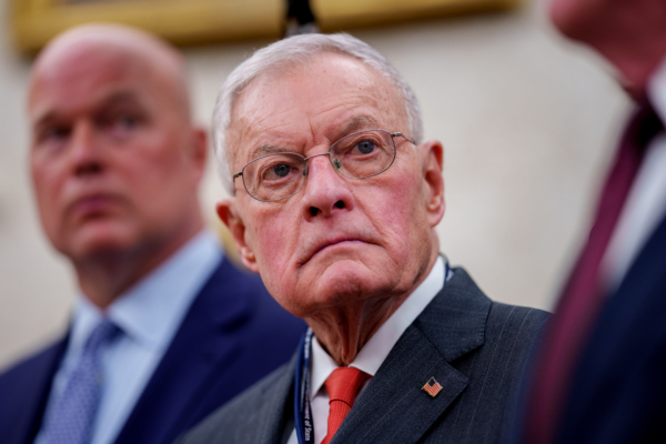 美前特使吁美军出动地面部队 夺取哈尔克岛