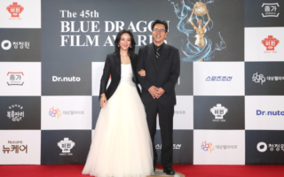 汤唯隔10年疑怀第二胎 与倪妮耳语细节引关注