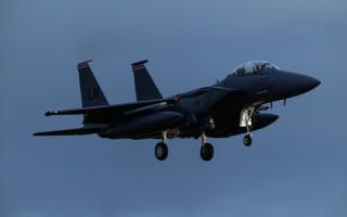 3架美军飞机被友军误击 6飞行员全数生还