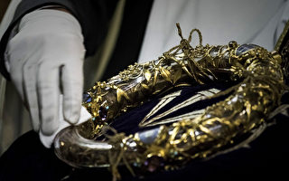 千古传奇：耶稣和荆棘王冠的故事