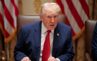 川普内阁会讲话:伊朗恳求达协议 不是我