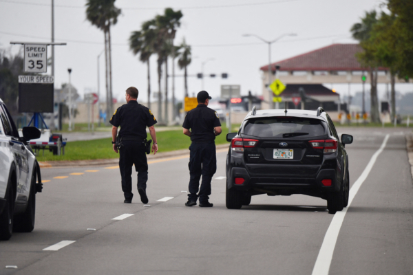 涉在佛州军事基地安置爆炸装置 华人姐弟遭诉