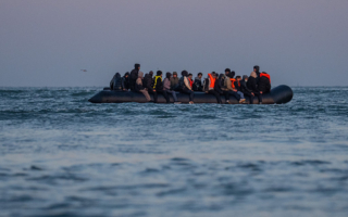 偷渡人数居高不下 英国边境主管辞职