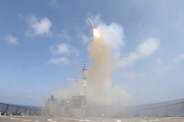 日本驱逐舰具战斧导弹发射能力 增强威慑力