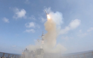 日本驱逐舰具战斧导弹发射能力 增强威慑力