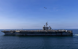 伊朗称袭击林肯号 川普：百枚导弹全被击落