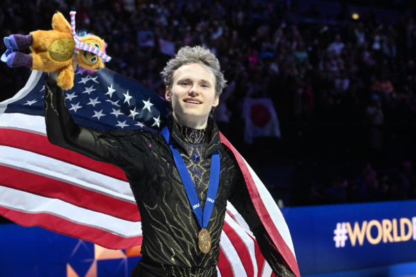 马里宁走出奥运失利阴影 夺花滑世锦三连冠