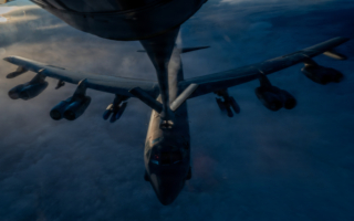 美军已打击1万伊朗目标 摧毁92%大型舰艇