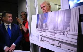 川普：白宫新宴会厅下设巨大军事综合体