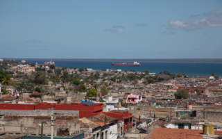 批准受制裁俄油轮给古巴补给 白宫释因