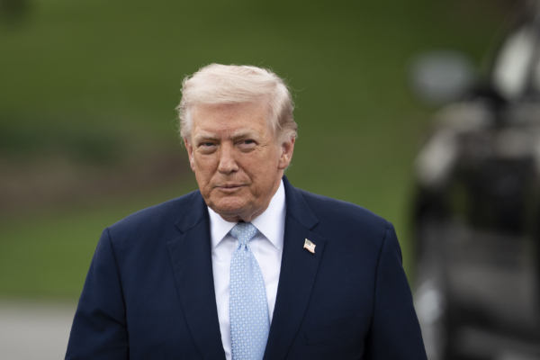 川普：尚未考虑重开霍尔木兹海峡