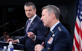 美防长：伊朗战争未来几天将具决定性