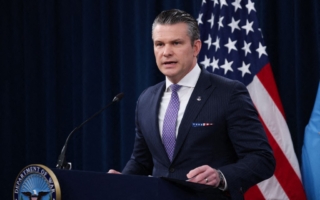 密访中东基地 美防长：美军不可预测极重要