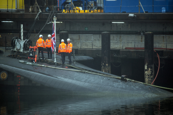 英核潜艇舰长辞职 疑涉议员丈夫中共间谍案