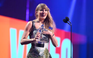 泰勒丝被告侵权 畅销专辑《星梦人生》惹官司