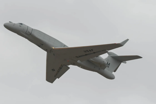 美新型电子攻击机参与伊朗战争 首次投入实战