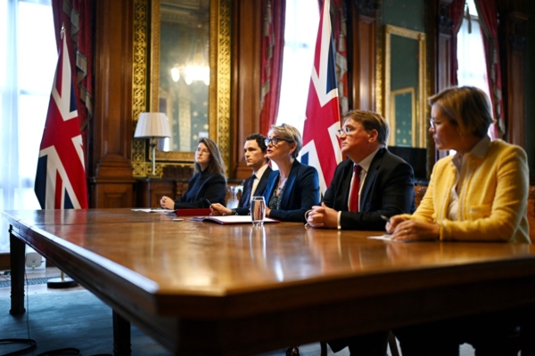 逾40国讨论联合行动 力求重开霍尔木兹海峡