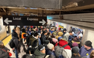 大中央地铁站事故酿一死 周二早上通勤高峰多条线路延误