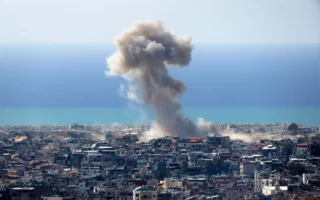 以军空袭贝鲁特 美警告伊朗或袭黎巴嫩大学