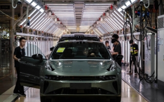 【名家专栏】中国电汽销量暴跌再揭经济疲软