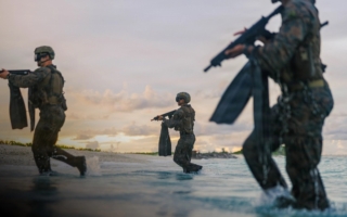 美军部署行动引发对伊朗地面作战的猜测