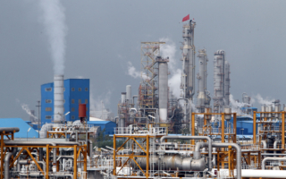 以防长：以色列袭击伊朗最大石化工厂