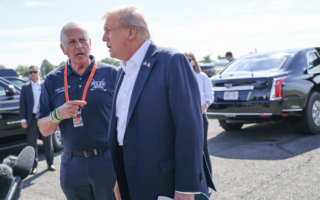 共和党州长候选人布莱克曼拟起诉州府