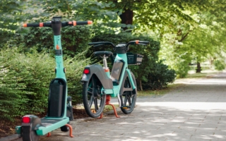 昆州推进立法 禁止未满16岁儿童骑电动自行车