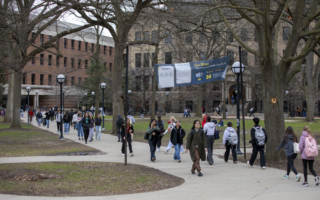 密歇根大学证实中国籍研究员坠亡 疑似自残