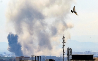 伊朗促平民当“肉盾”vs.中共“人海战术”