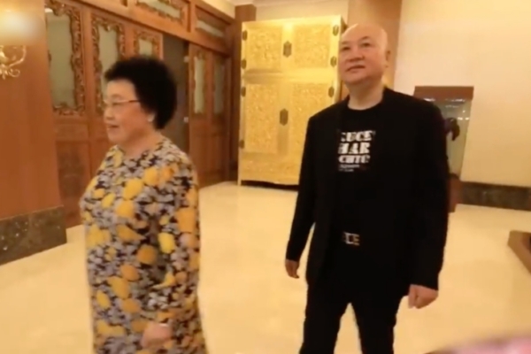 身家470亿元 中国前女首富陈丽华离世