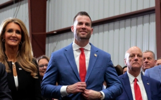 共和党人富勒在乔州决选中胜出 填补格林席位