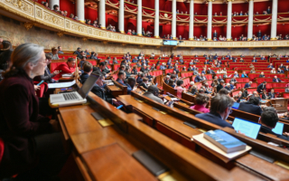 法国议会通过15岁以下社媒禁令 交参院审议