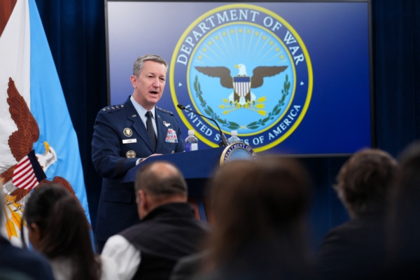 伊朗国防工业根基被摧毁 凯恩将军详述情况