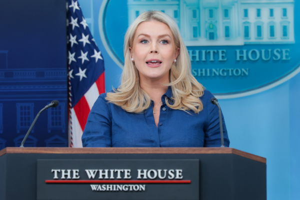 吕特会川普 白宫：总统仍在考虑退出北约