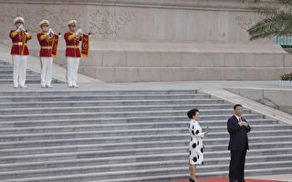 叶晓：彭丽媛高调现身 透中南海四政治意涵