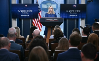 白宫：万斯将率团赴巴基斯坦参加美伊谈判