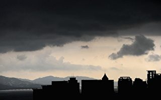 大陆土地出让金暴跌 楼市国进民退藏风险