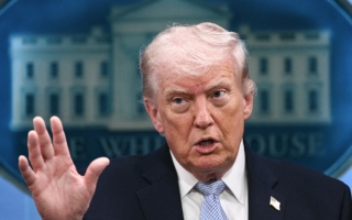 川普警告伊朗：和谈若破裂 战事将升级