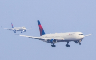 航空燃油成本翻倍 航班减少 旅客面临高票价