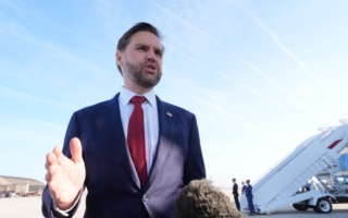 万斯对和谈前景乐观 但警告伊朗勿耍花招