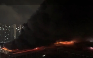 比亚迪深圳工厂凌晨突发大火