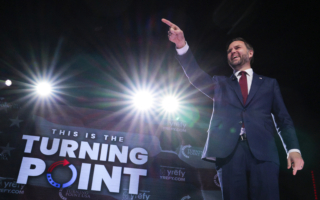 万斯：美伊之间互信问题无法一夕消除