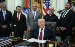 川普：伊朗严重违反停火协议