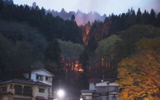 日本岩手山林大火逼近民宅 逾2500人急撤离