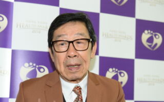 胡枫以94岁高龄开演唱会 申请吉尼斯世界纪录