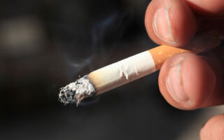 中国工厂假烟包装流入 澳洲黑市烟草问题加剧