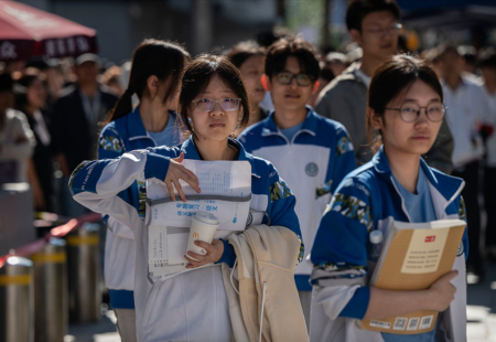 中国多地传出学生跳楼自杀 相关消息被封杀
