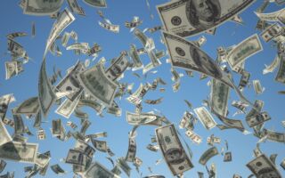 美老兵88岁仍须打工 获170万美元捐款终可退休