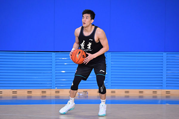 中国篮球名星郭艾伦疑遭好友诈骗 损失近千万